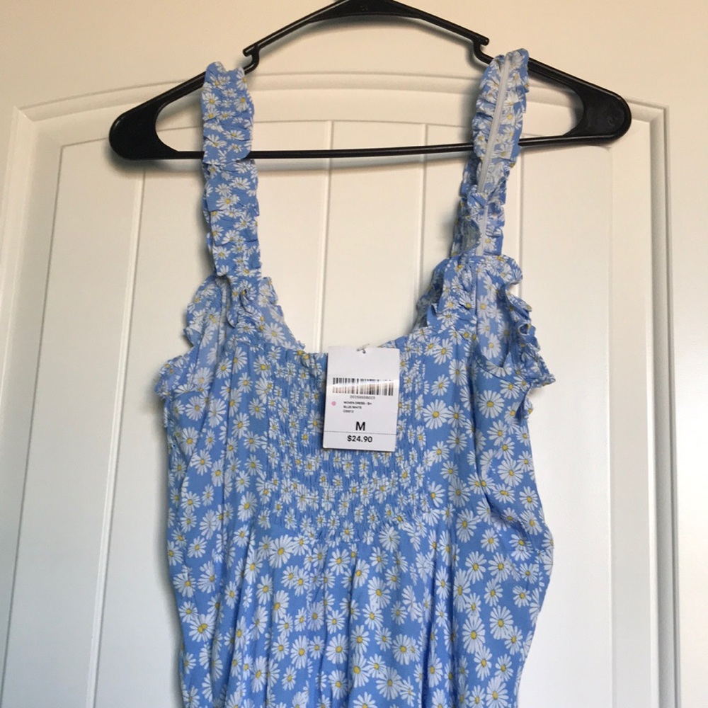 Spring dress💛🌸 - Picture 2 of 4
